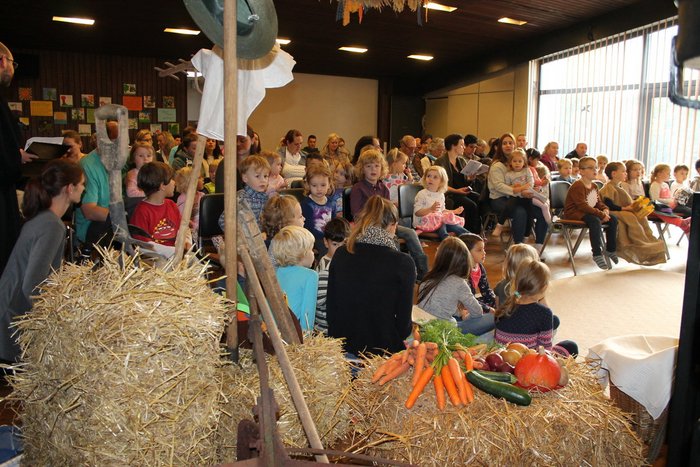 04IMG_3102_1200x800.jpg dekorierter Erntedankgottesdienst